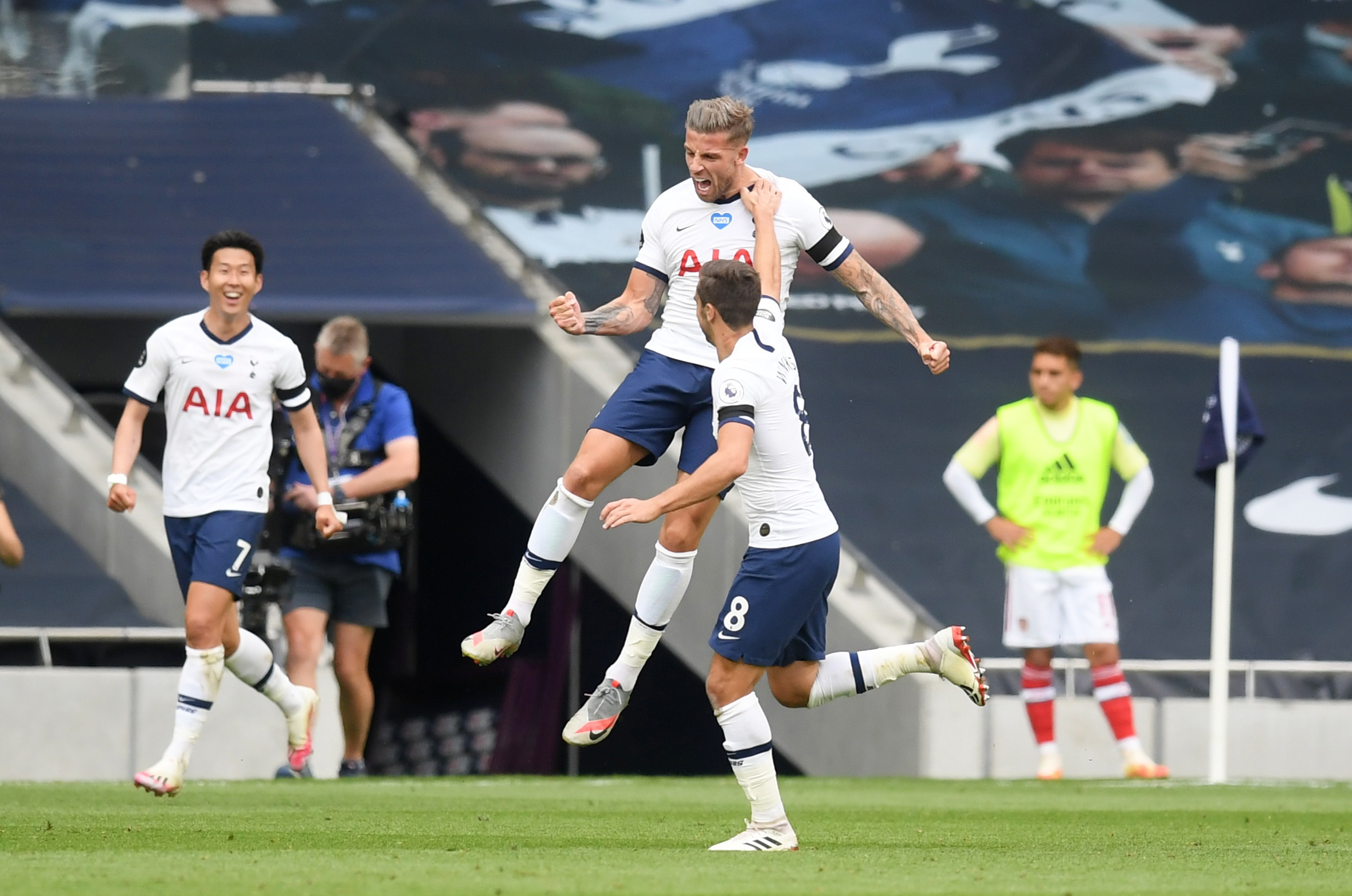 Soccer Football - Premier League - Tottenham Hotspur v Arsenal - Tottenham Hotspur Stadium, London, Britain - July 12, 2020 Tottenham Hotspur's Toby Alderweireld celebrates scoring their second goal, as play resumes behind closed doors following the outbreak of the coronavirus disease (COVID-19)  Michael Regan