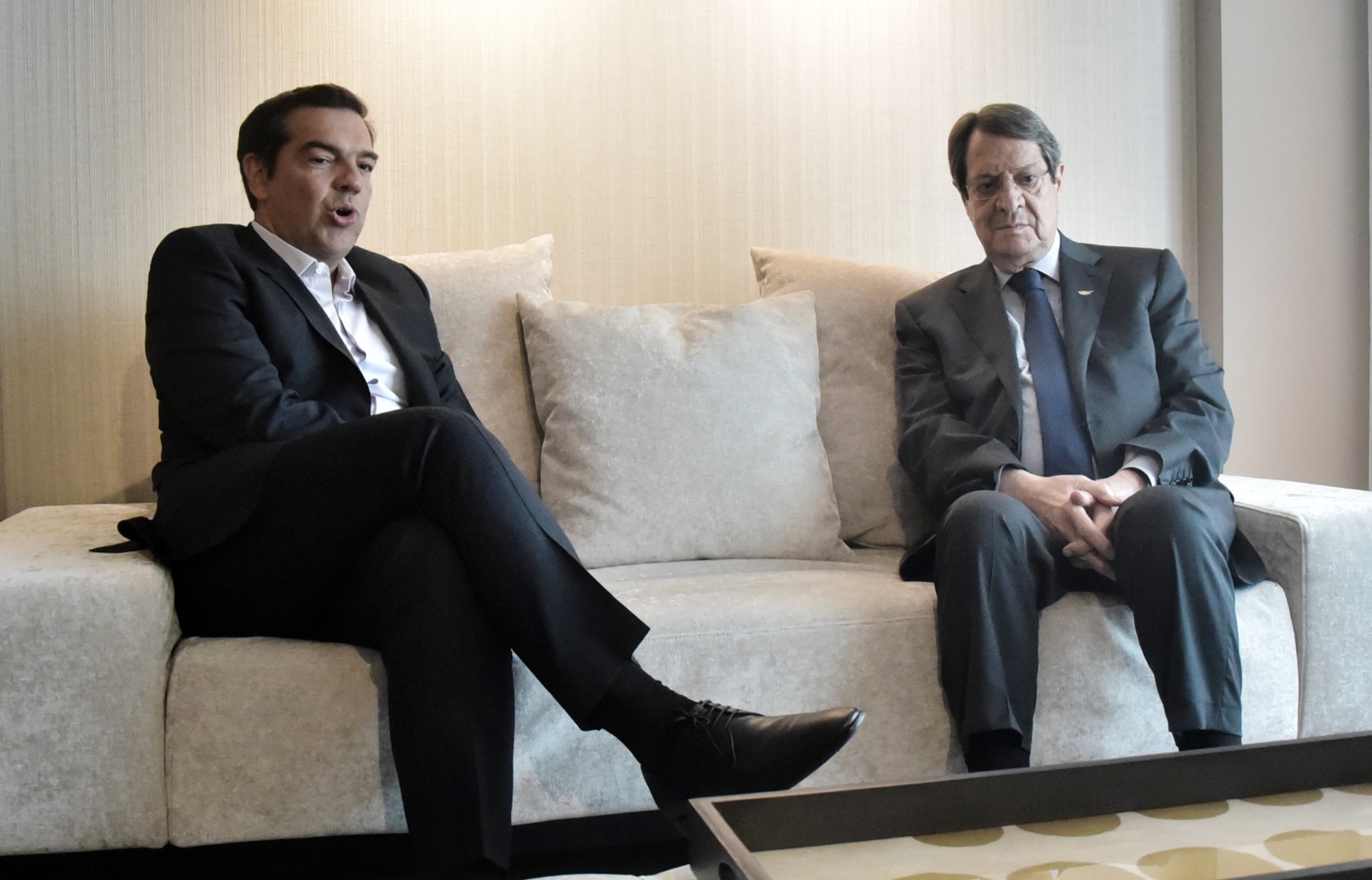 Τσίπρας με Αναστασιάδη για Αγιά Σοφιά: “Προκλητική απόφαση για τον Ελληνισμό”