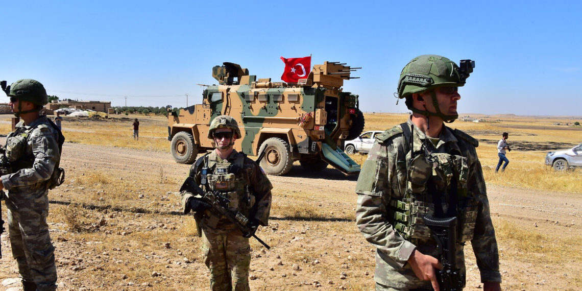Συρία: O τουρκικός στρατός εξαπολύει επίθεση κατά του στρατού του Άσαντ στα βόρεια της χώρας
