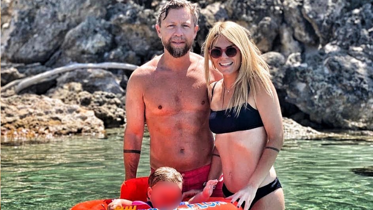 Ο Γιάννης Βαρδής ανέβαλε τη βάφτιση του γιου του λόγω κορονοϊού!