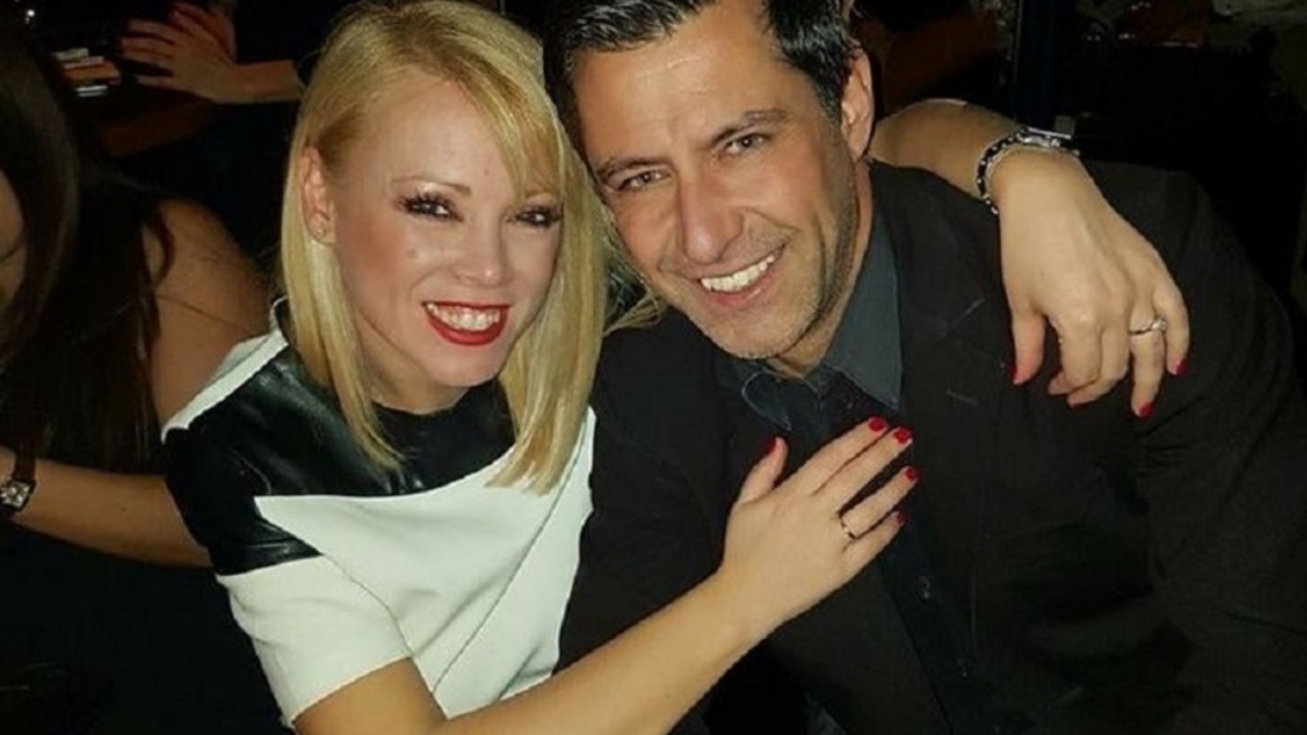 Συγκινεί η σύζυγος του Κωνσταντίνου Αγγελίδη – Το τρυφερό φιλί μετά το σοβαρό χειρουργείο!