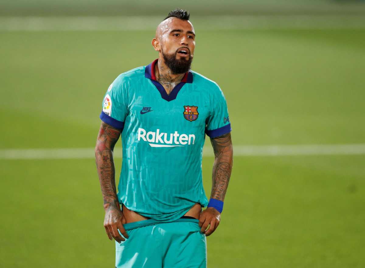 Soccer Football - La Liga Santander - Villarreal v FC Barcelona - Estadio de la Ceramica, Villarreal, Spain - July 5, 2020  Barcelona's Arturo Vidal reacts, as play resumes behind closed doors following the outbreak of the coronavirus disease (COVID-19)   REUTERS