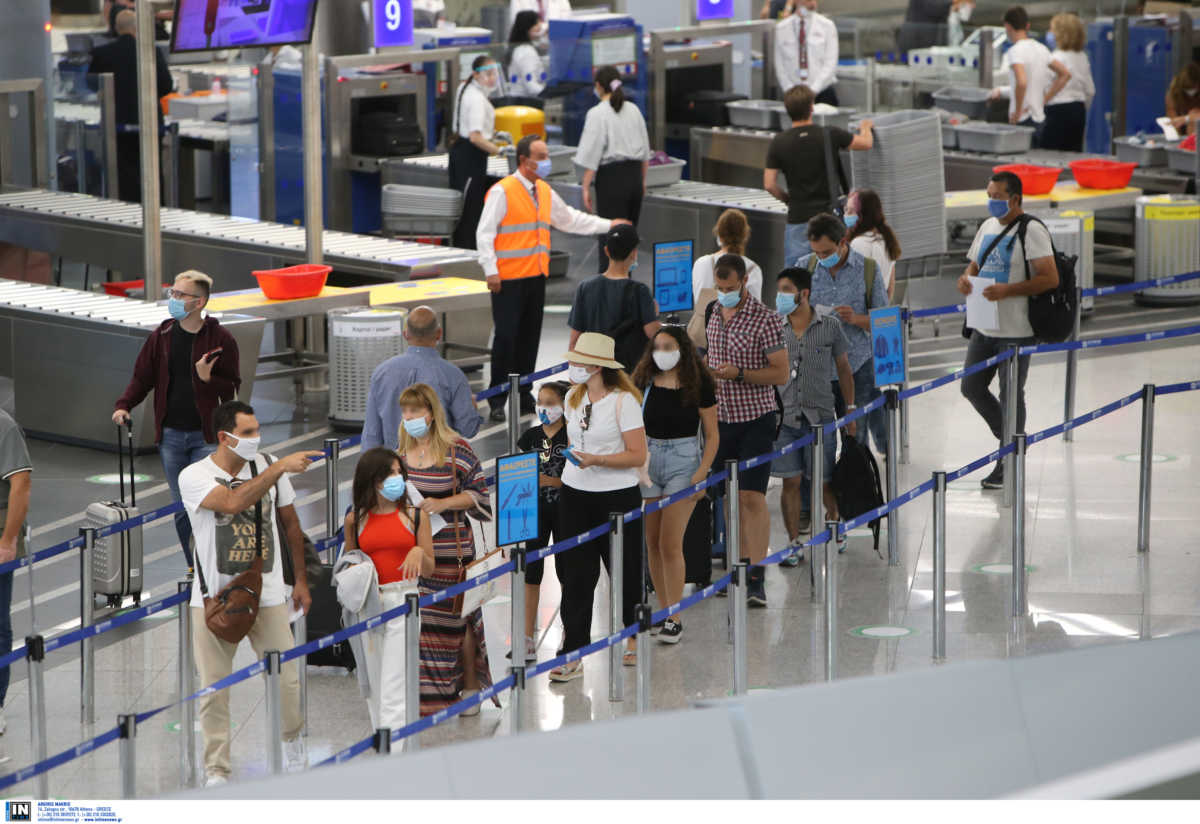 Χαμός σε πτήση Ρόδο – Αθήνα: Τουρίστας αρνήθηκε να βάλει μάσκα