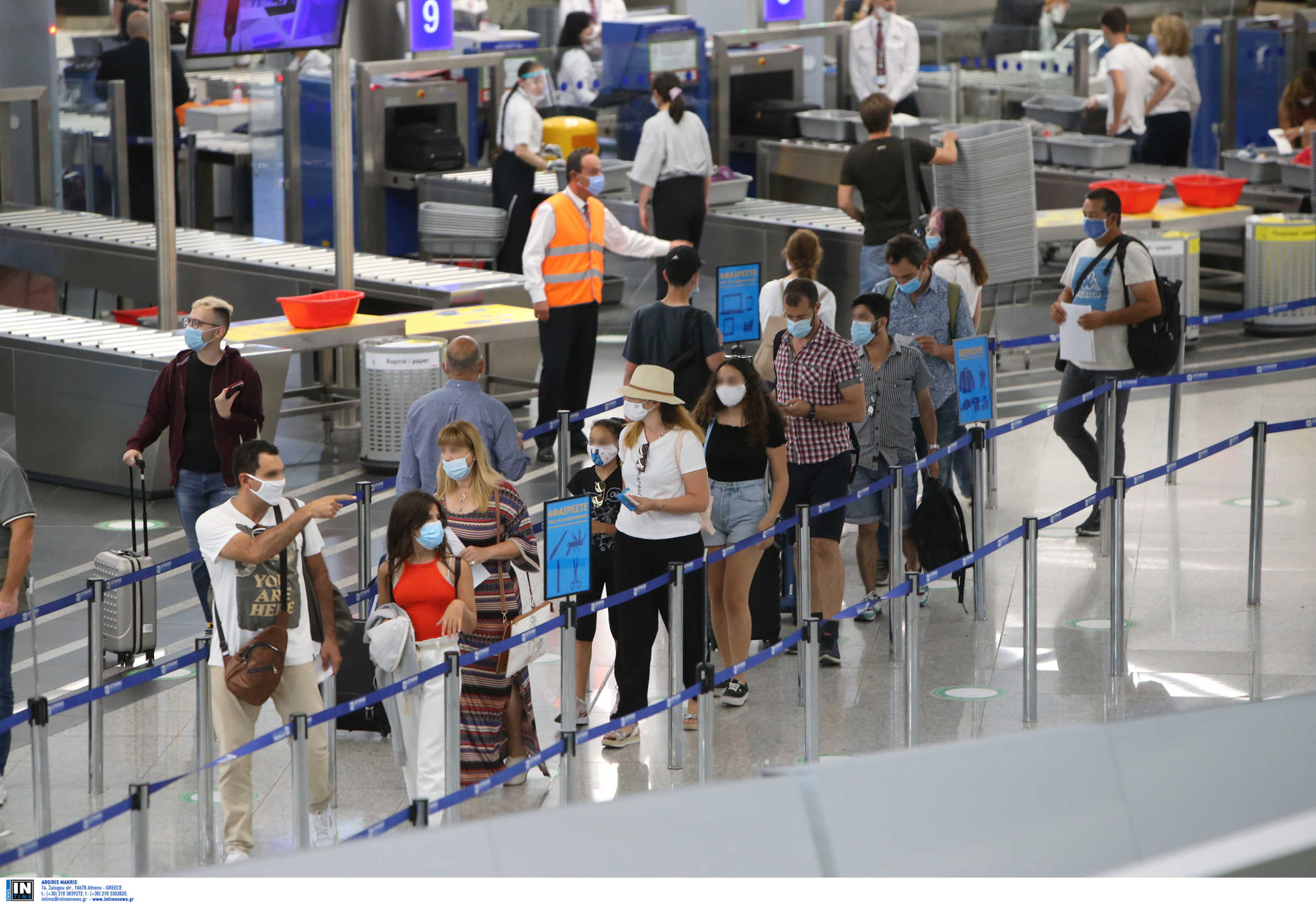 Πλαστά διαβατήρια και προσωρινή κατοικία έναντι… 4.000 ευρώ – Συλλήψεις στο “Ελευθέριος Βενιζέλος”