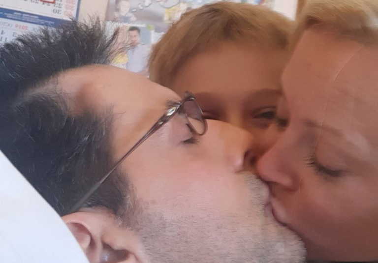 Καλά τα νέα για τον Κωνσταντίνο Αγγελίδη – Η συγκινητική φωτογραφία με τη σύζυγό του