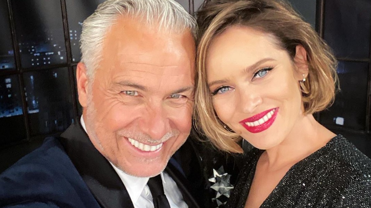 Οι φωτογραφίες  της Anita Brand μέσα από το μαιευτήριο με τον Χάρη Χριστόπουλο και το μωρό!