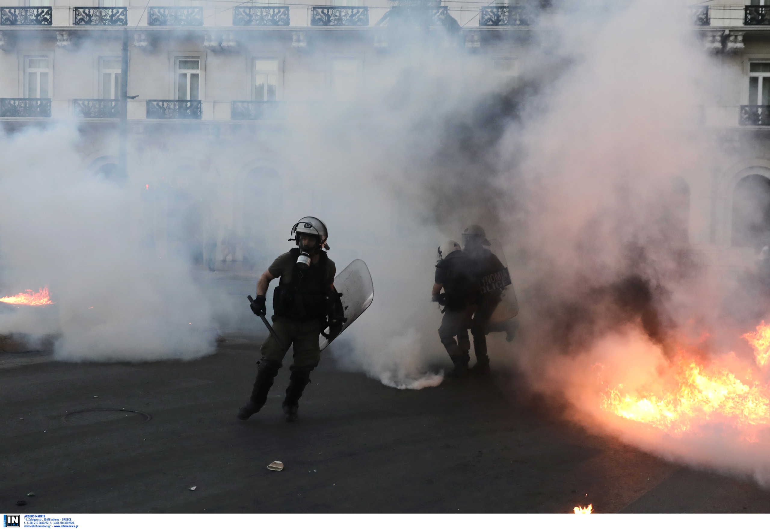 Ειδικοί φρουροί: Αστυνομικός σταμάτησε τη σύλληψη κουκουλοφόρου – Υπηρετεί στον ΣΥΡΙΖΑ