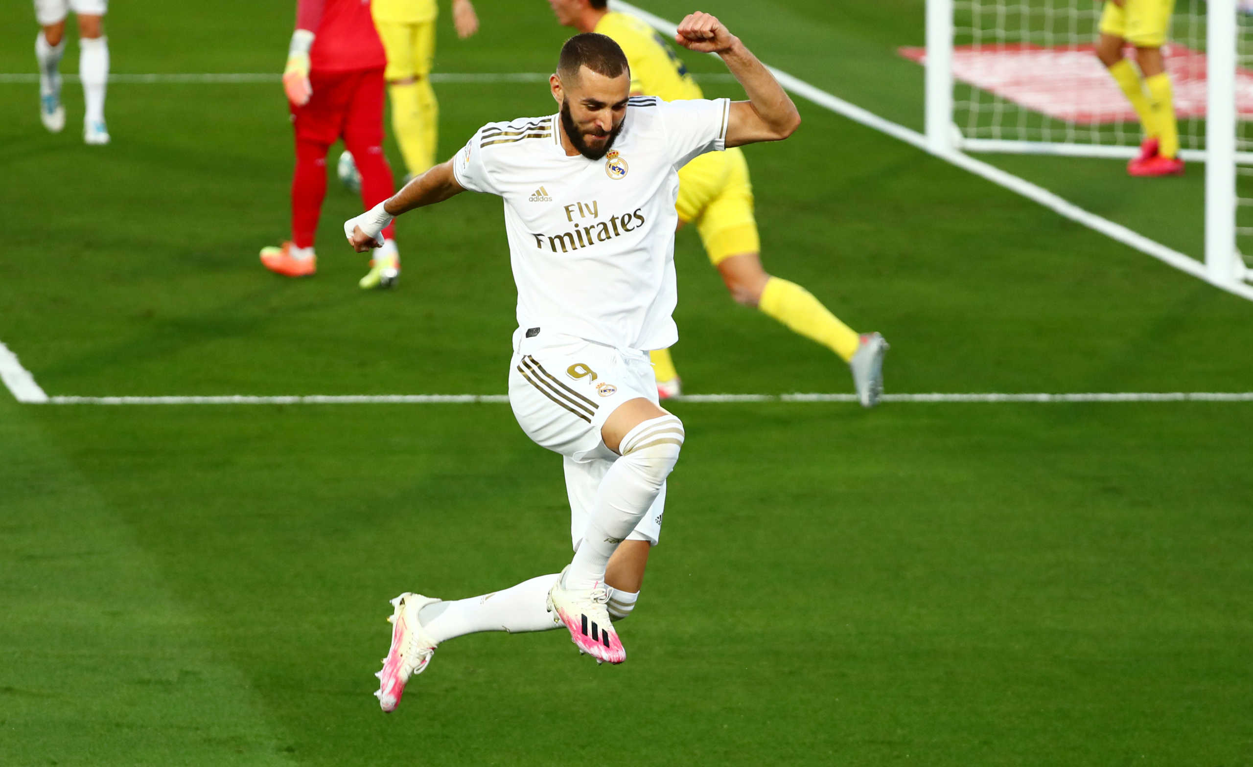 Soccer Football - La Liga Santander - Real Madrid v Villarreal - Alfredo Di Stefano Stadium, Madrid, Spain - July 16, 2020   Real Madrid's Karim Benzema celebrates scoring their first goal, as play resumes behind closed doors following the outbreak of the coronavirus disease (COVID-19)   REUTERS