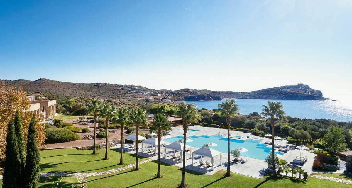 Grecotel Cape Sounio: Ονειρικές διακοπές με θέα το Ναό του Ποσειδώνα