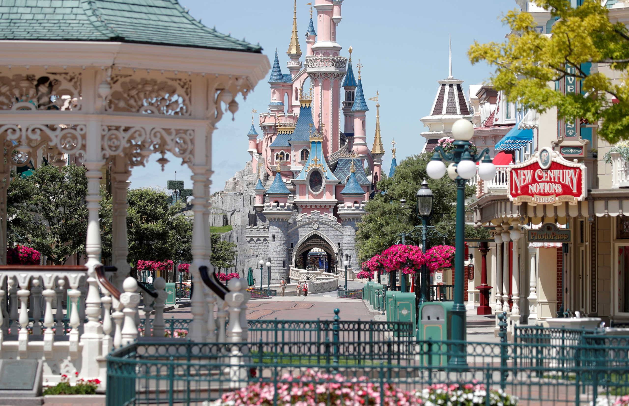 Disneyland: Προσλήψεις με την «ημέρα καριέρας» στην Αθήνα