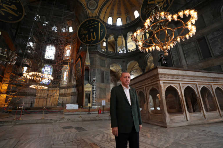 Ερντογάν για Αγιά Σοφιά: Ξανάγινε τζαμί γιατί είναι κληρονομιά κατάκτησης