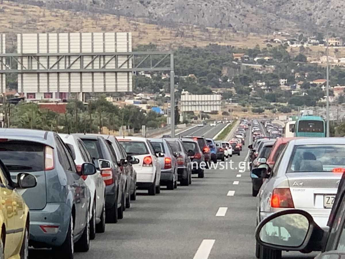 Εθνική Οδός: Κόλαση με μποτιλιάρισμα χιλιομέτρων στην Αθηνών – Κορίνθου (Φωτό και Βίντεο)