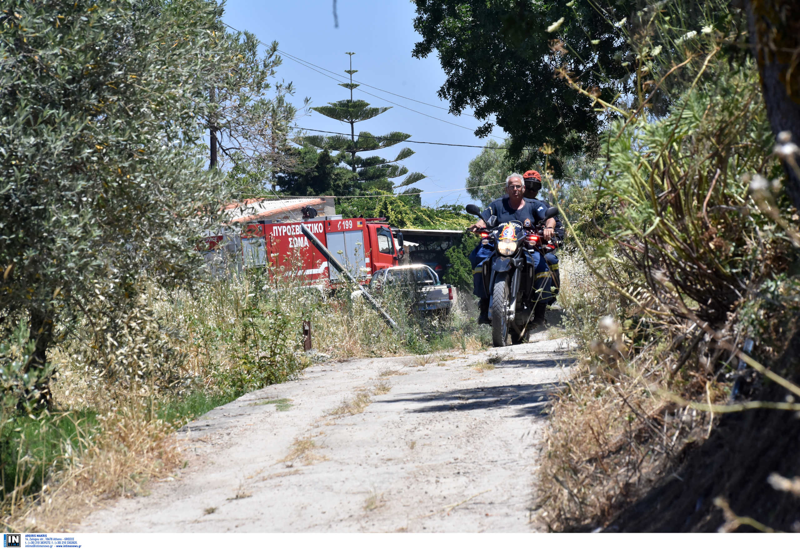 Προβληματισμός για τη μεγάλη φωτιά στη Χίου – Ξέσπασε δίπλα στο κέντρο μεταναστών