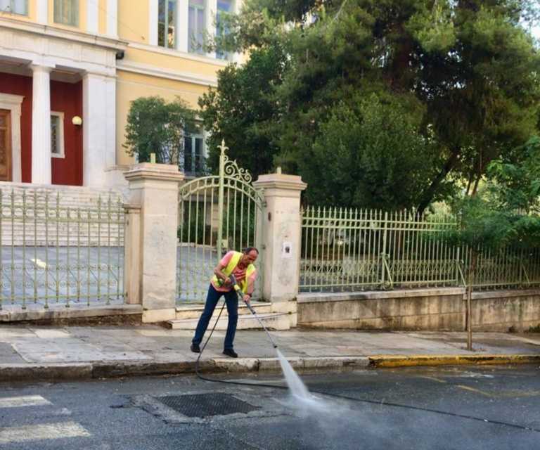 “Λαμπίκο” το Κολωνάκι μετά τη δράση του Δήμου Αθηναίων (pics)