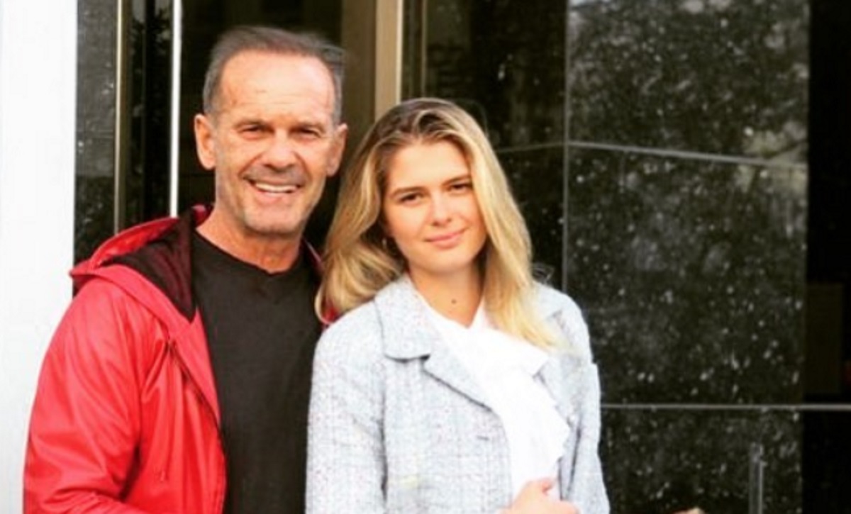 Ο Πέτρος Κωστόπουλος ενημερώνει για την κατάσταση της υγείας της κόρης του! [vid]