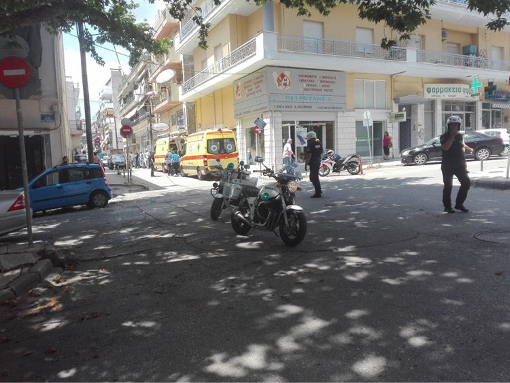 Κοζάνη: Άνδρας μπήκε με τσεκούρι στην Εφορία και χτύπησε υπαλλήλους! (video)