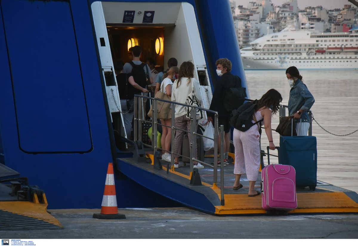 Κορονοϊός: Συνελήφθη 19χρονος στο λιμάνι του Πειραιά με πλαστό πιστοποιητικό rapid test