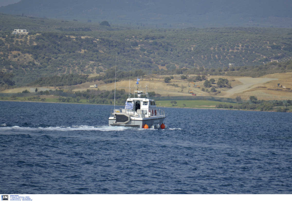 Στιγμές αγωνίας στην Κορινθία – Βούλιαξε σκάφος με 7 επιβαίνοντες