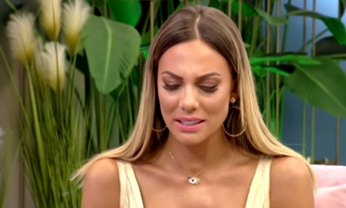 Ιωάννα Μαλέσκου: Με κλάματα είπε αντίο στο “Κρήτη TV”! «Πονάει το μέσα μου» – [vid]