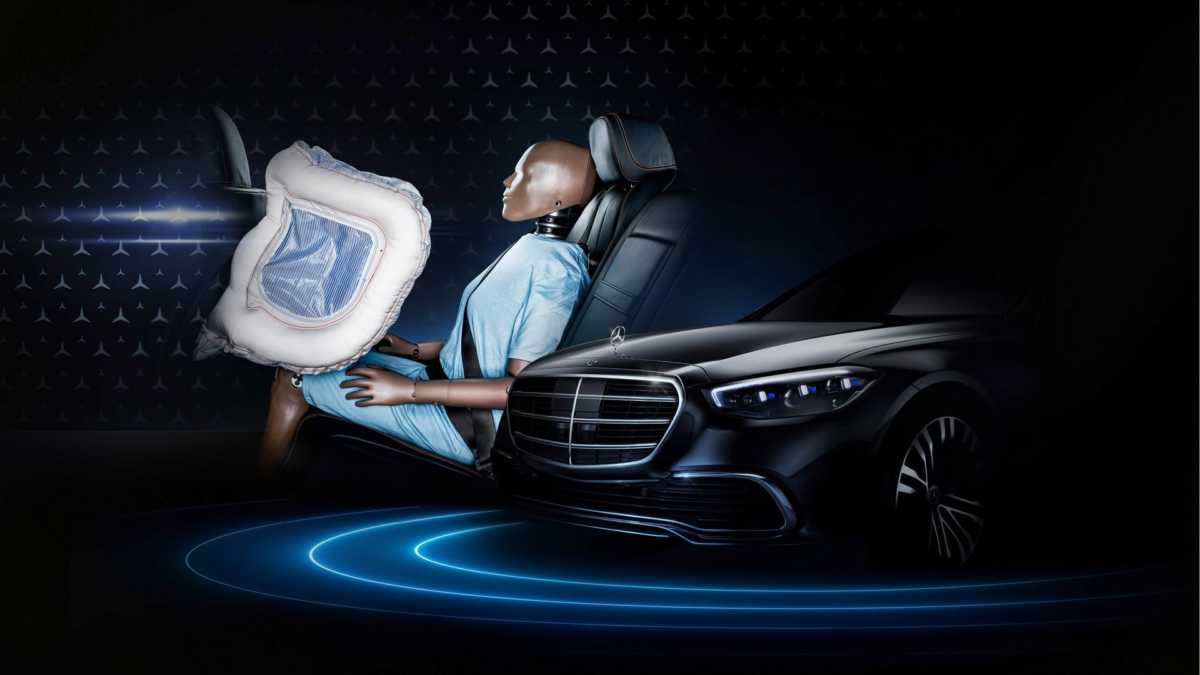 Η νέα Mercedes-Benz S-Class θα έχει αερόσακους και για τους πίσω επιβάτες! [pics]