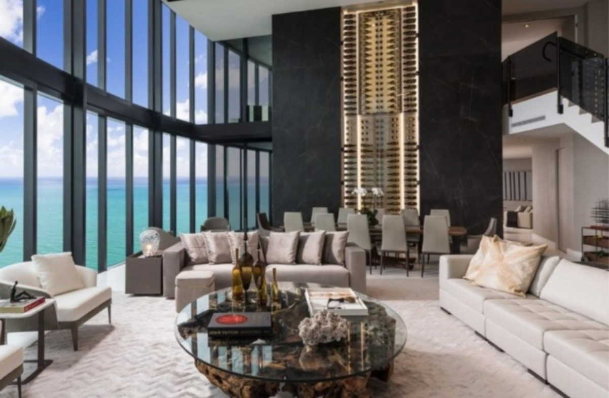 Ένα απίστευτο διαμέρισμα στον πύργο της Porsche στο Μαϊάμι