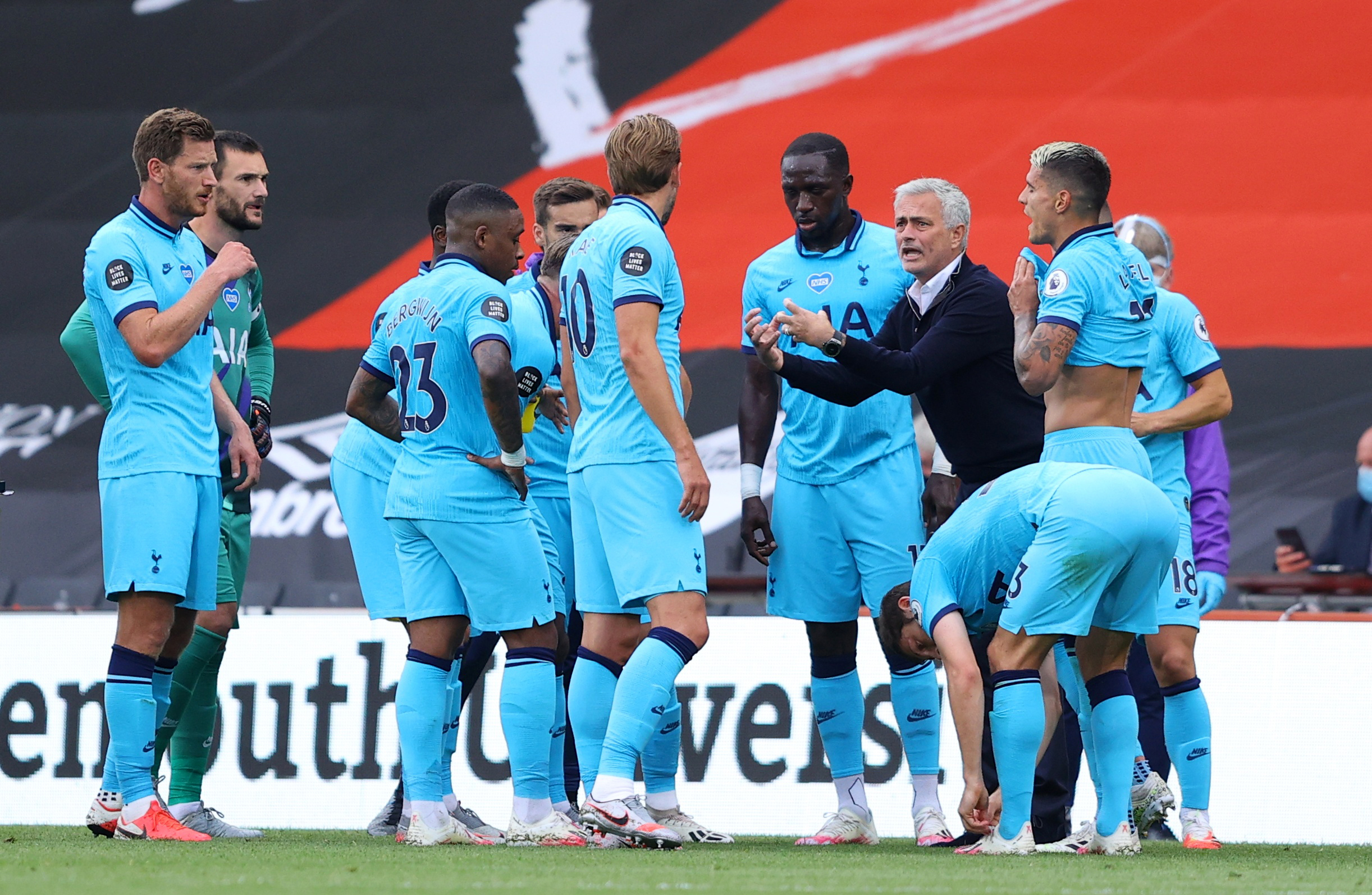 Soccer Football - Premier League - AFC Bournemouth v Tottenham Hotspur - Vitality Stadium, Bournemouth, Britain - July 9, 2020 Tottenham Hotspur manager Jose Mourinho with his players during a drinks break, as play resumes behind closed doors following the outbreak of the coronavirus disease (COVID-19)  Richard Heathcote