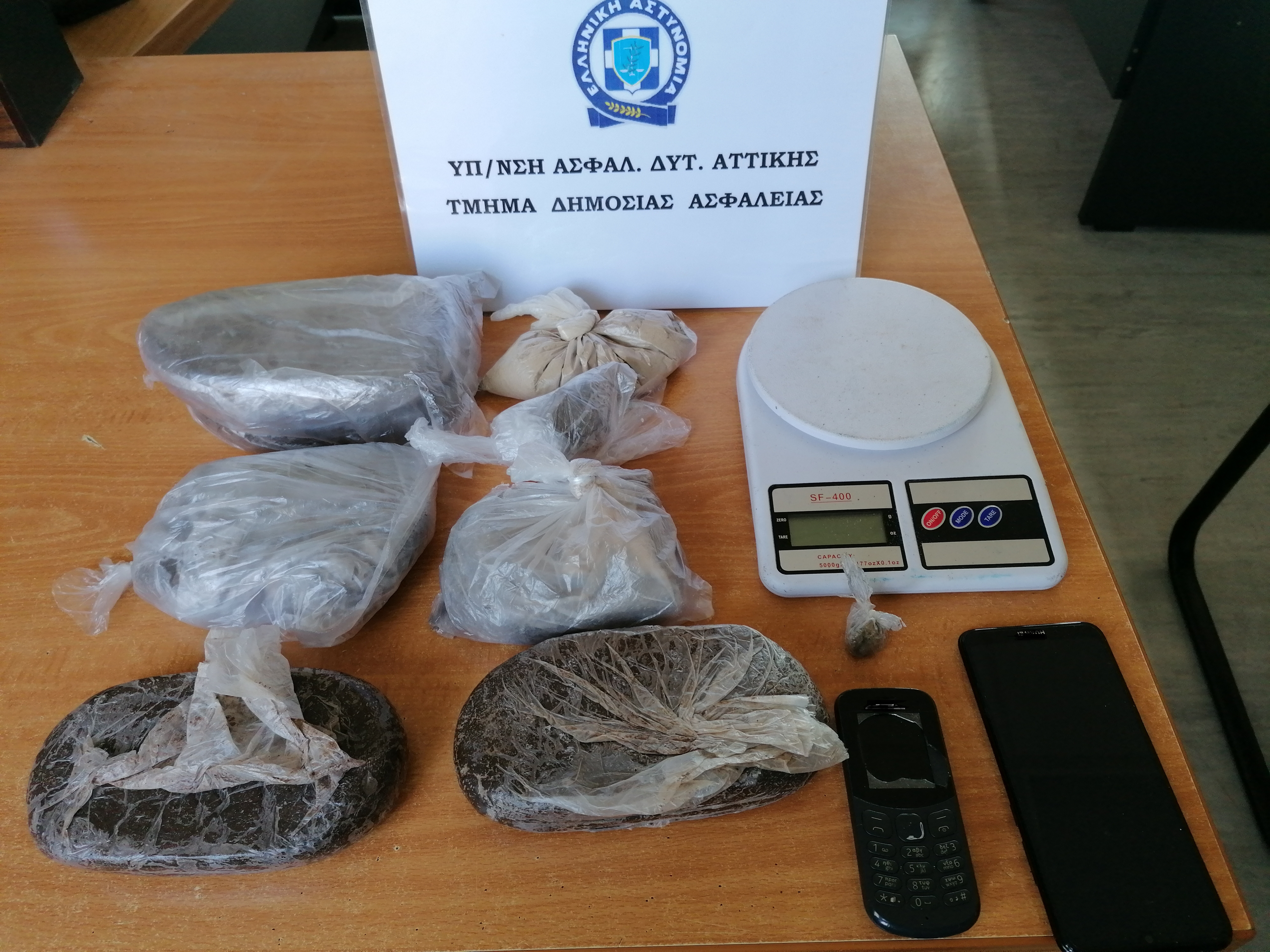 Συλλήψεις για ναρκωτικά στο Ζεφύρι