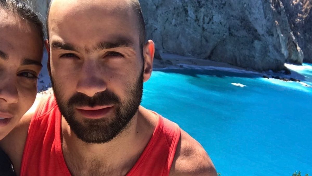 Βασίλης Σπανούλης – Ολυμπία Χοψονίδου: Μοναδικές στιγμές με τα παιδιά τους δίπλα στην πισίνα [pics]