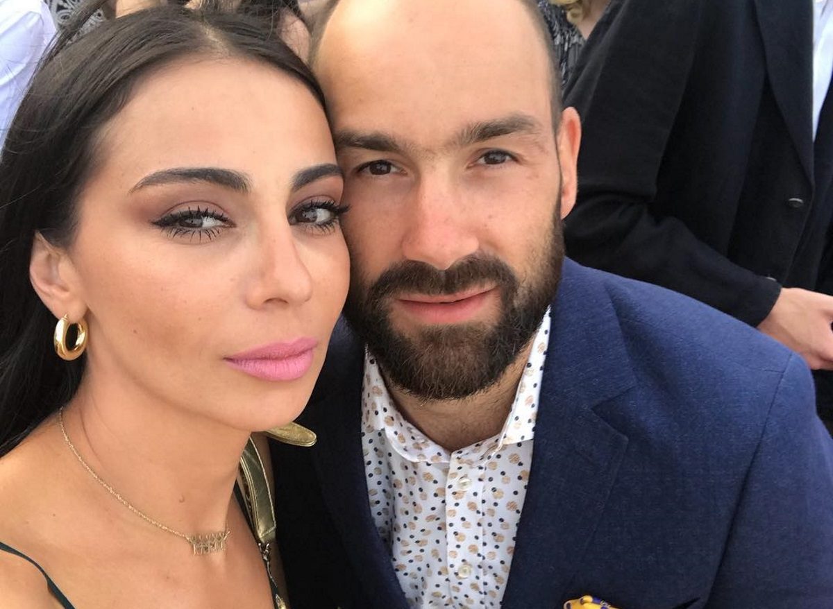 Ολυμπία Χοψονίδου – Βασίλης Σπανούλης: Απόλαυσαν ένα άκρως καλοκαιρινό γεύμα μαζί με τα παιδιά τους