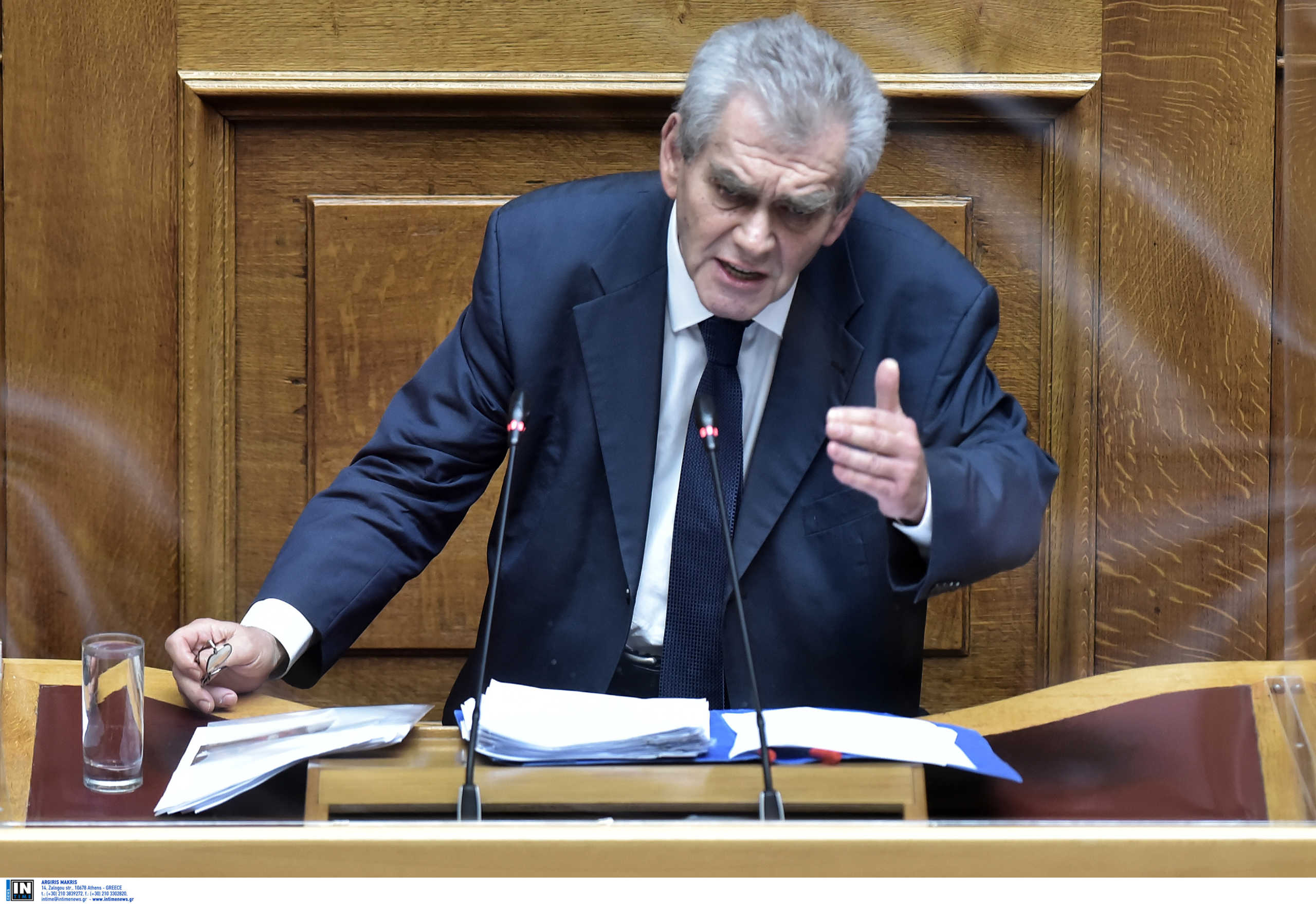 ÓõæÞôçóç åðß ôïõ äéáíåìçèÝíôïò ðïñßóìáôïò ôçò «ÅéäéêÞò ÊïéíïâïõëåõôéêÞò ÅðéôñïðÞò ðñïò äéåíÝñãåéá ðñïêáôáñêôéêÞò åîÝôáóçò ó÷åôéêÜ ìå ôç äéåñåýíçóç áäéêçìÜôùí ðïõ ôõ÷üí Ý÷ïõí ôåëåóèåß áðü ôïí ðñþçí ÁíáðëçñùôÞ Õðïõñãü Äéêáéïóýíçò ê. ÄçìÞôñéï Ðáðáããåëüðïõëï êáôÜ ôçí Üóêçóç ôùí êáèçêüíôùí ôïõ», ðåñß áðïäï÷Þò Þ ìç ôçò ðñüôáóçò ãéá ôçí Üóêçóç äßùîçò, êáôÜ ôïõ ùò Üíù ðñþçí  ÁíáðëçñùôÞ Õðïõñãïý Äéêáéïóýíçò, êáé ëÞøç áðüöáóçò, ìå ìõóôéêÞ øçöïöïñßá, åðß ôçò ðñïôÜóåùò ôçò ÅðéôñïðÞò êáé ÷ùñéóôÜ ãéá êÜèå êáôáããåëëüìåíç ðñÜîç Þ ðáñÜëåéøç, ãéá ôçí ïðïßá æçôåßôáé Üóêçóç äßùîçò, üðùò áõôÝò êáèïñßæïíôáé êáé åîåéäéêåýïíôáé óôï ðüñéóìÜ ôçò, óýìöùíá ìå ôéò äéáôÜîåéò ôùí Üñèñùí 86 ôïõ ÓõíôÜãìáôïò (éäßùò ôçò ðáñ. 3), 153 åð. ôïõ Êáíïíéóìïý ôçò ÂïõëÞò (éäßùò ôùí ðáñ. 2 êáé 3 ôïõ Üñèñïõ 157) êáé ôïõ í. 3126