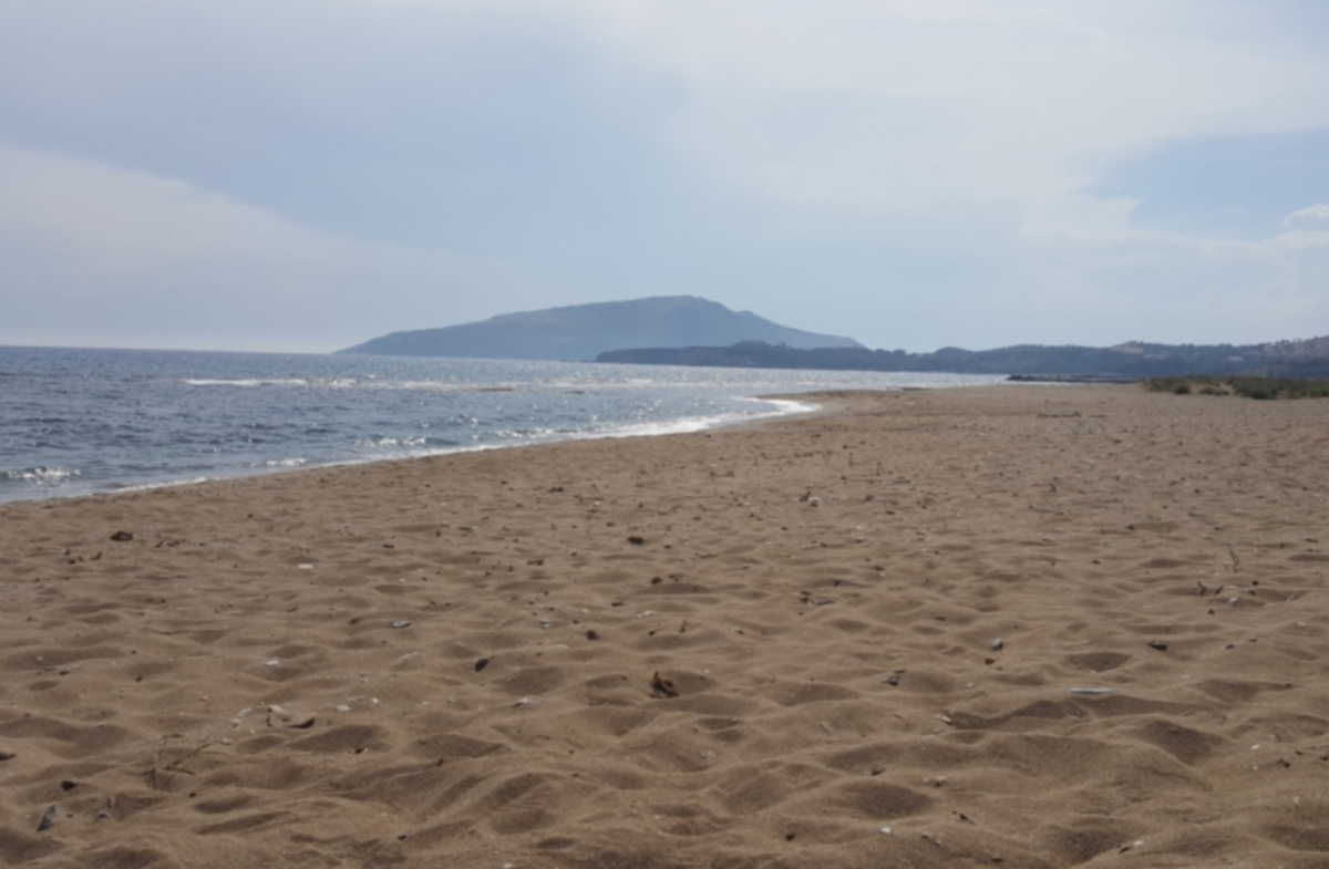 Παραλία Χρηστέα: Η ήσυχη και άγνωστη της Αττικής