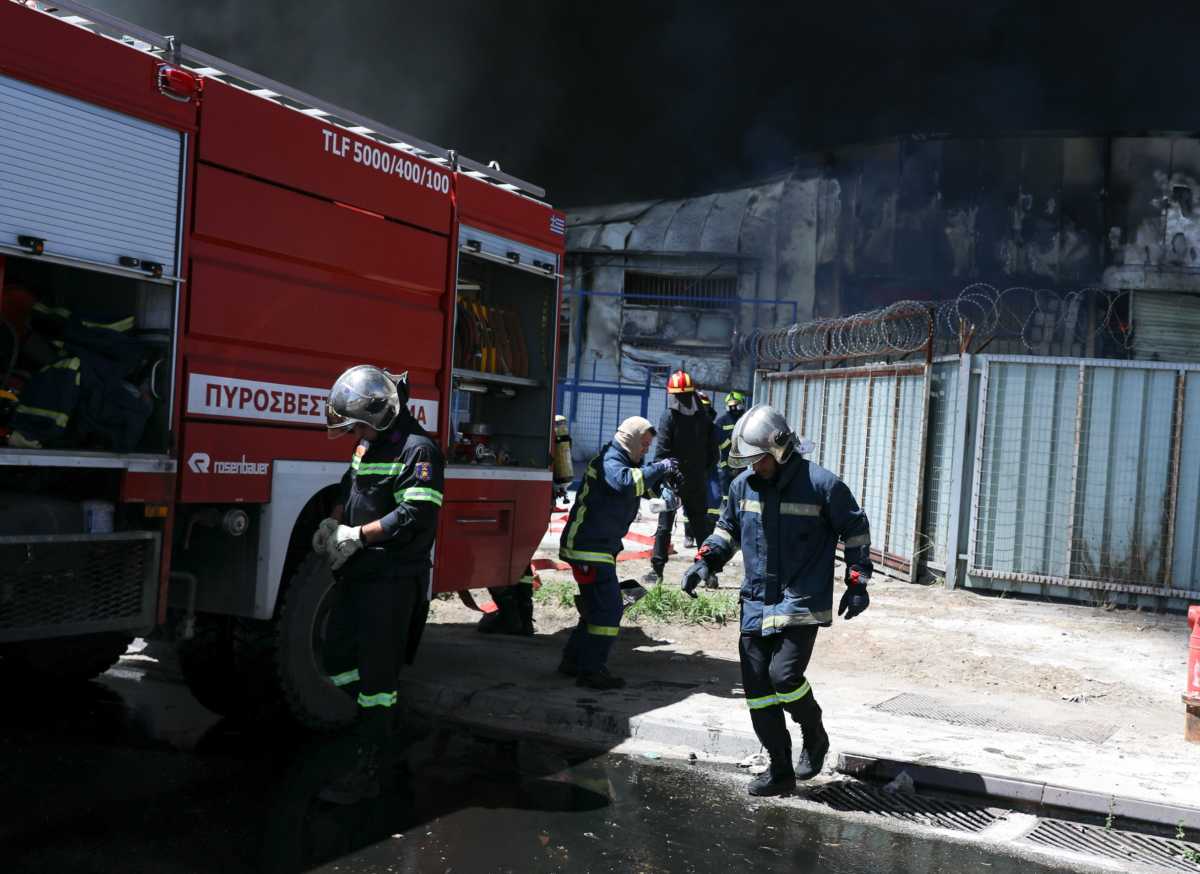 Τραγωδία στη Βάρη – Νεκρή μια 67χρονη μετά από φωτιά σε μονοκατοικία