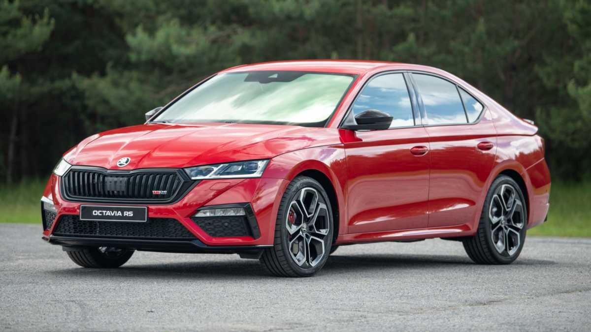 Skoda Octavia RS: Πρεμιέρα για τις νέες εκδόσεις βενζίνης και πετρελαίου [vid]