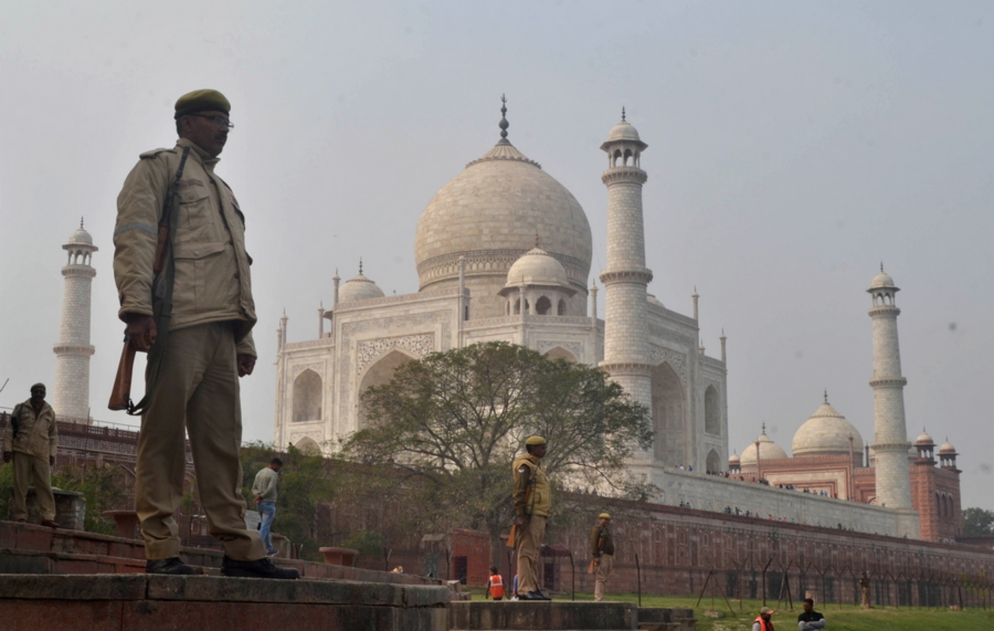 Ινδία: Με σχεδόν 100.000 κρούσματα κάθε μέρα… ανοίγει ξανά το Ταζ Μαχάλ!