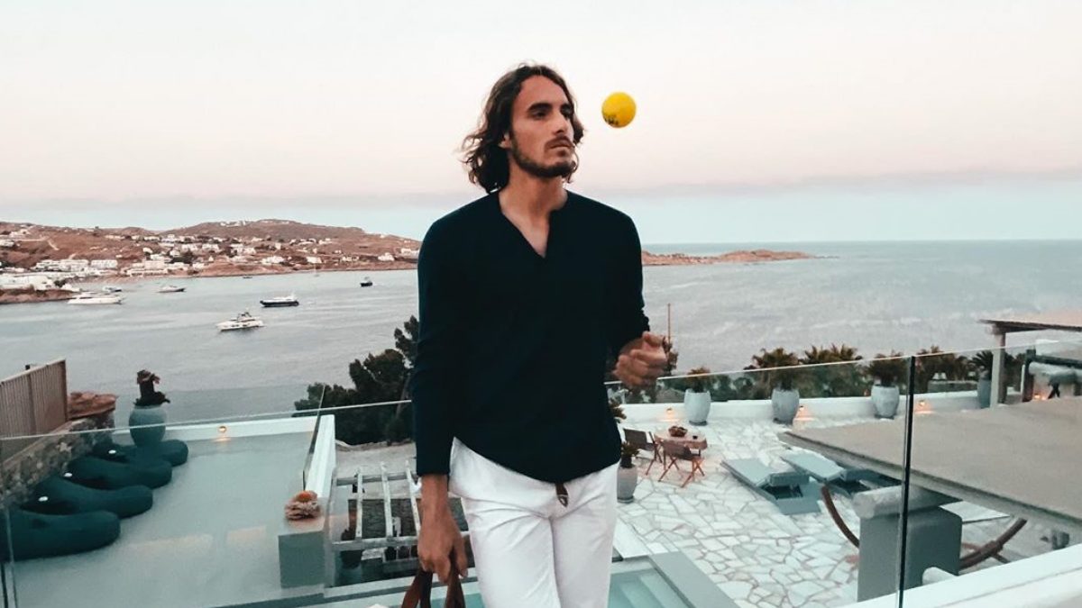 Στέφανος Τσιτσιπάς: Οι βόλτες με το σκάφος και τα βράδια στη Μύκονο με την σύντροφό του!