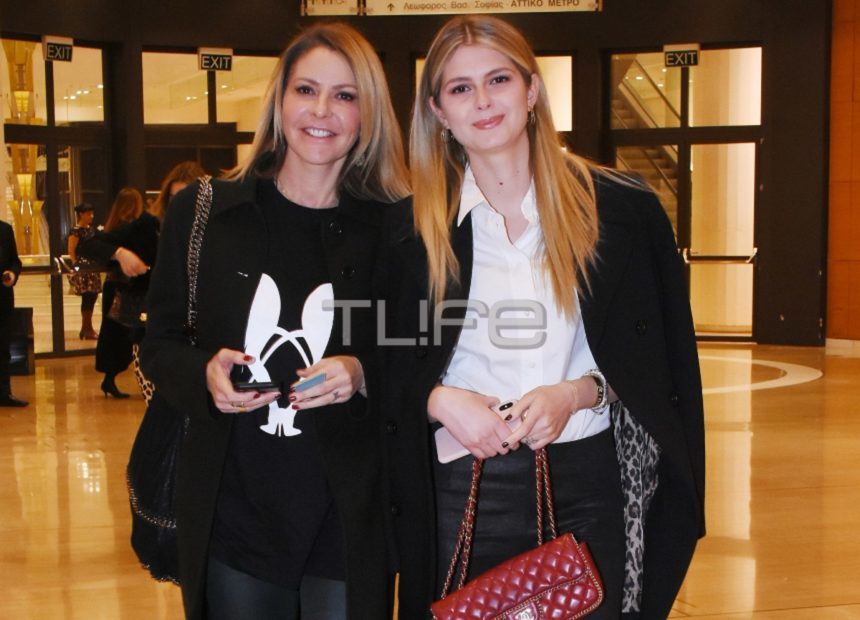 Τροχαίο ατύχημα για την κόρη της Τζένης Μπαλατσινού! Εσπευσμένα στο πλευρό της στις ΗΠΑ η μητέρα της