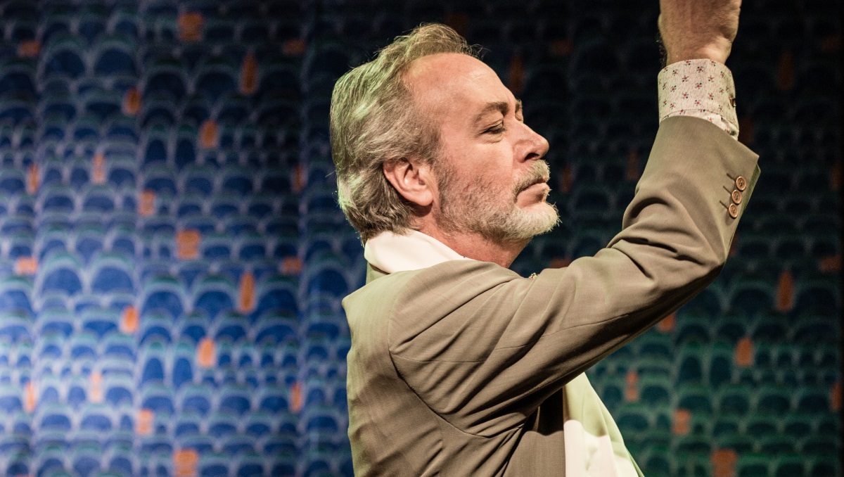 Ο Γρηγόρης Βαλτινός επιστρέφει στην ΕΡΤ