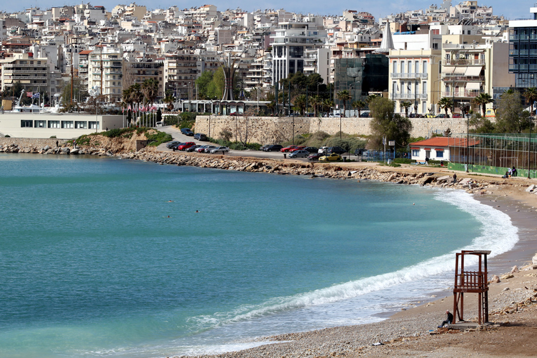 Η παραλία " βοτσαλάκια " στον Πειραια , Σάββατο 16 Μαρτίου 2013. ΑΠΕ-ΜΠΕ