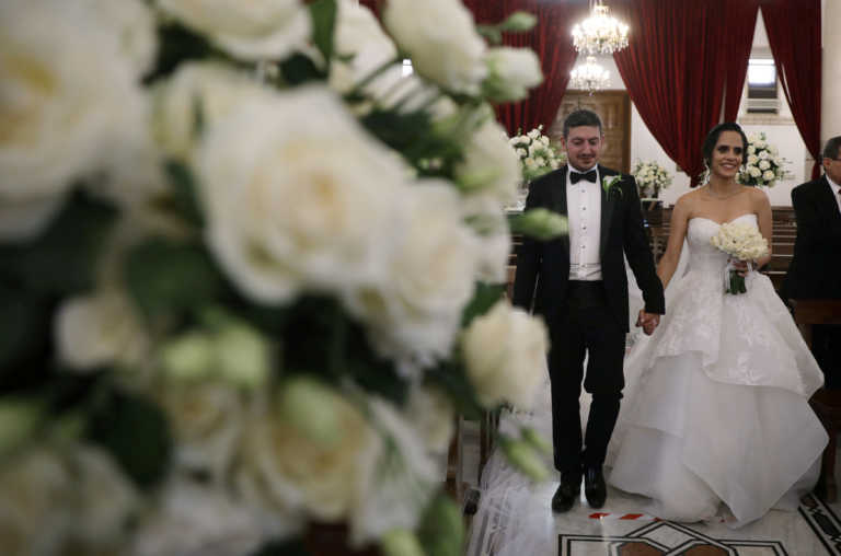 Ο κορονοϊός γονάτισε τους ανθοπώλες στην Ιταλία – Ακυρώθηκαν 70.000 γάμοι