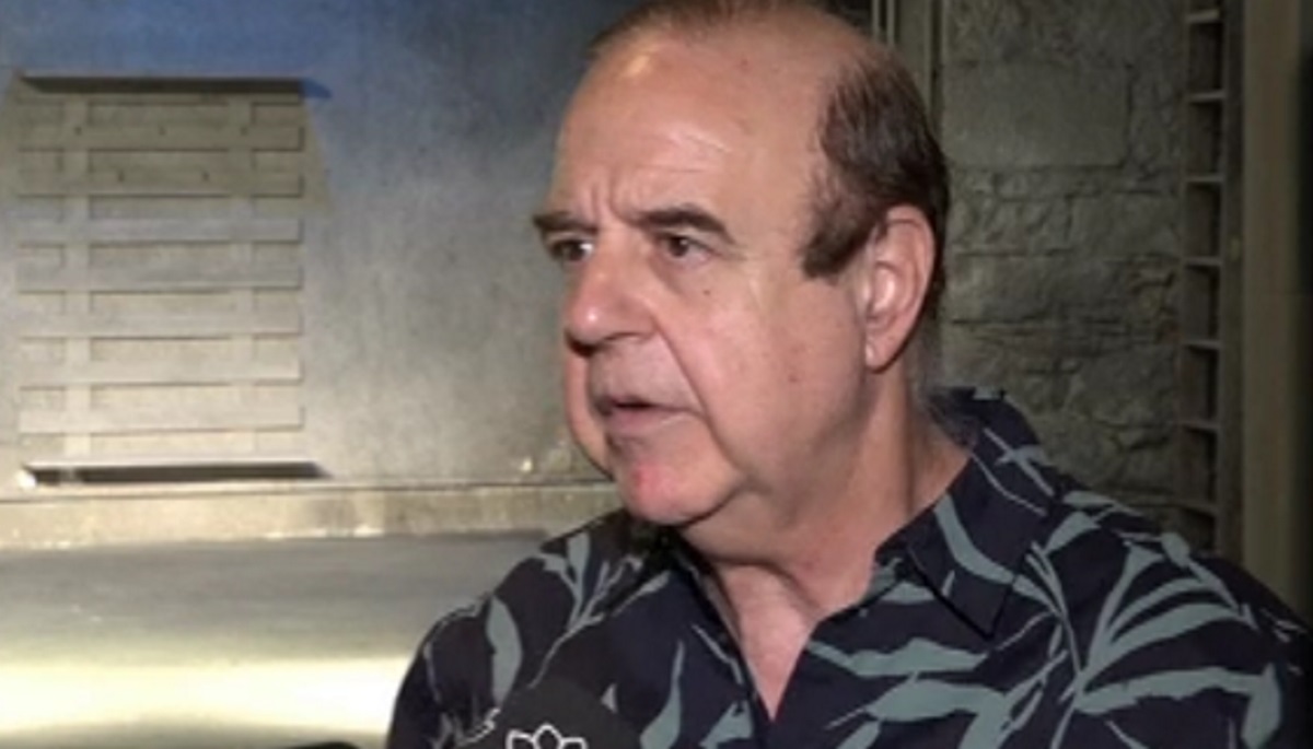 Η απάντηση του Παύλου Χαϊκάλη για την αποχώρησή του από την παράσταση του Πέτρου Φιλιππίδη! [vid]