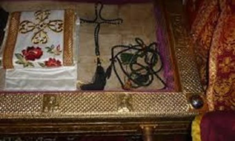 Πού βρίσκεται σήμερα ο χιτώνας της Παναγίας;