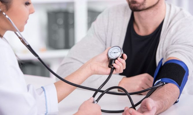 Υπέρταση: Δεν ρυθμίζεται μόνο με χάπια! Τι θα πρέπει να προσέξετε στην πανδημία