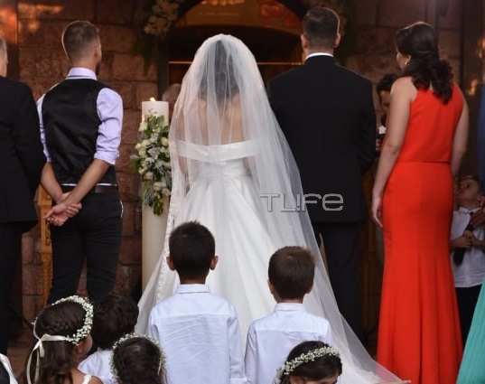 Γνωστή Ελληνίδα ηθοποιός παντρεύτηκε σε μια ρομαντική τελετή! Αποκλειστικές φωτογραφίες