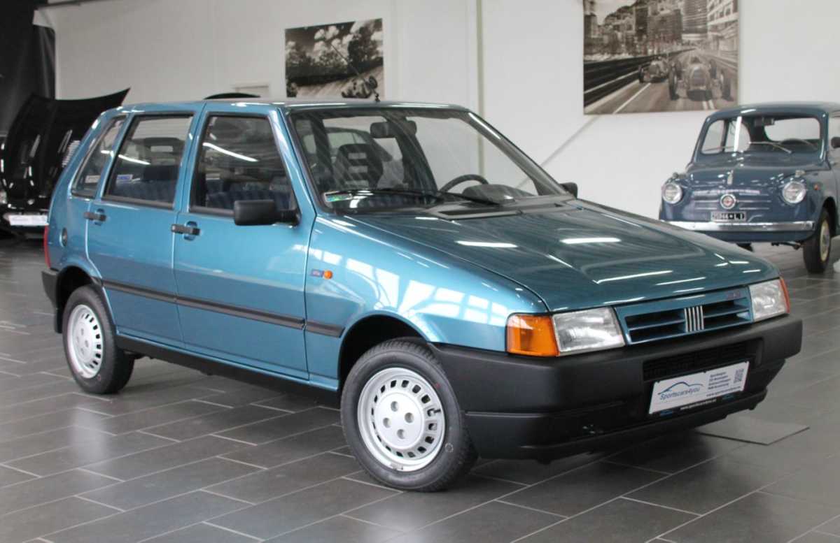 Γιατί αυτό το FIAT Uno του 1996 κοστίζει €5.900;