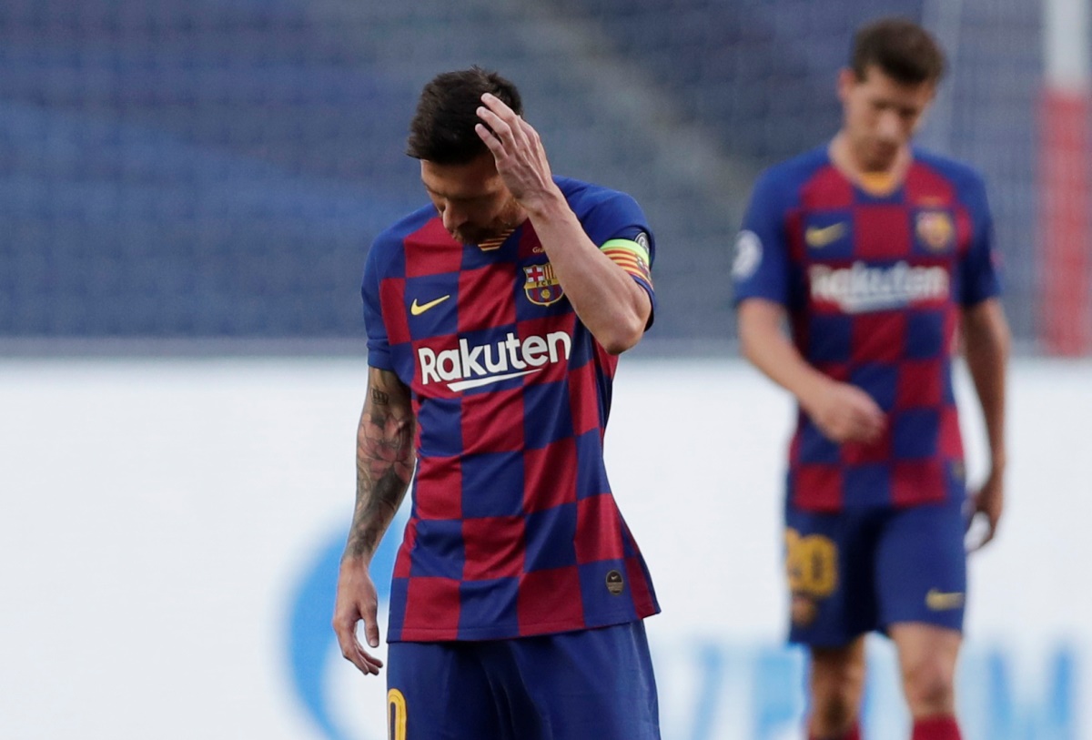 Soccer Football - Champions League - Quarter Final - FC Barcelona v Bayern Munich - Estadio da Luz, Lisbon, Portugal - August 14, 2020  Barcelona's Lionel Messi looks dejected after Bayern Munich's Thomas Muller scored their first goal, as play resumes behind closed doors following the outbreak of the coronavirus disease (COVID-19)  Manu Fernandez