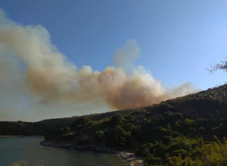 Κέρκυρα: Υπό έλεγχο η φωτιά που ξέσπασε χθες στον Ερημίτη