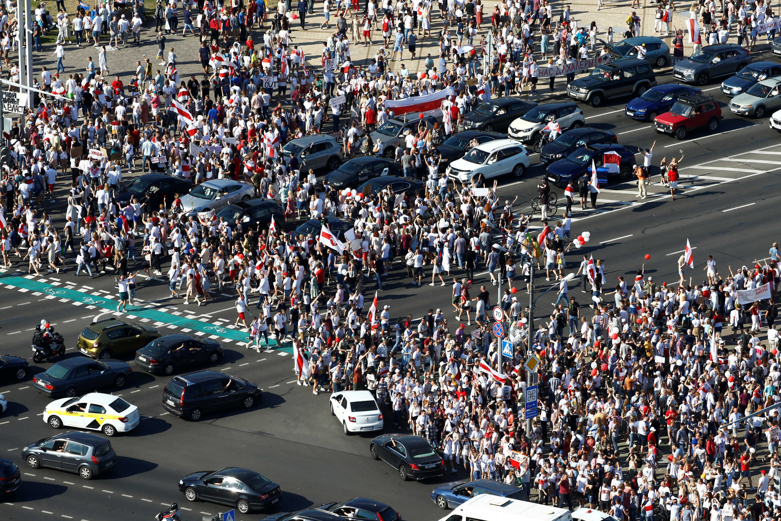 People take part in a protest against the presidential election results demanding the resignation of Belarusian President Alexander Lukashenko and the release of political prisoners, in Minsk, Belarus August 16, 2020. REUTERS