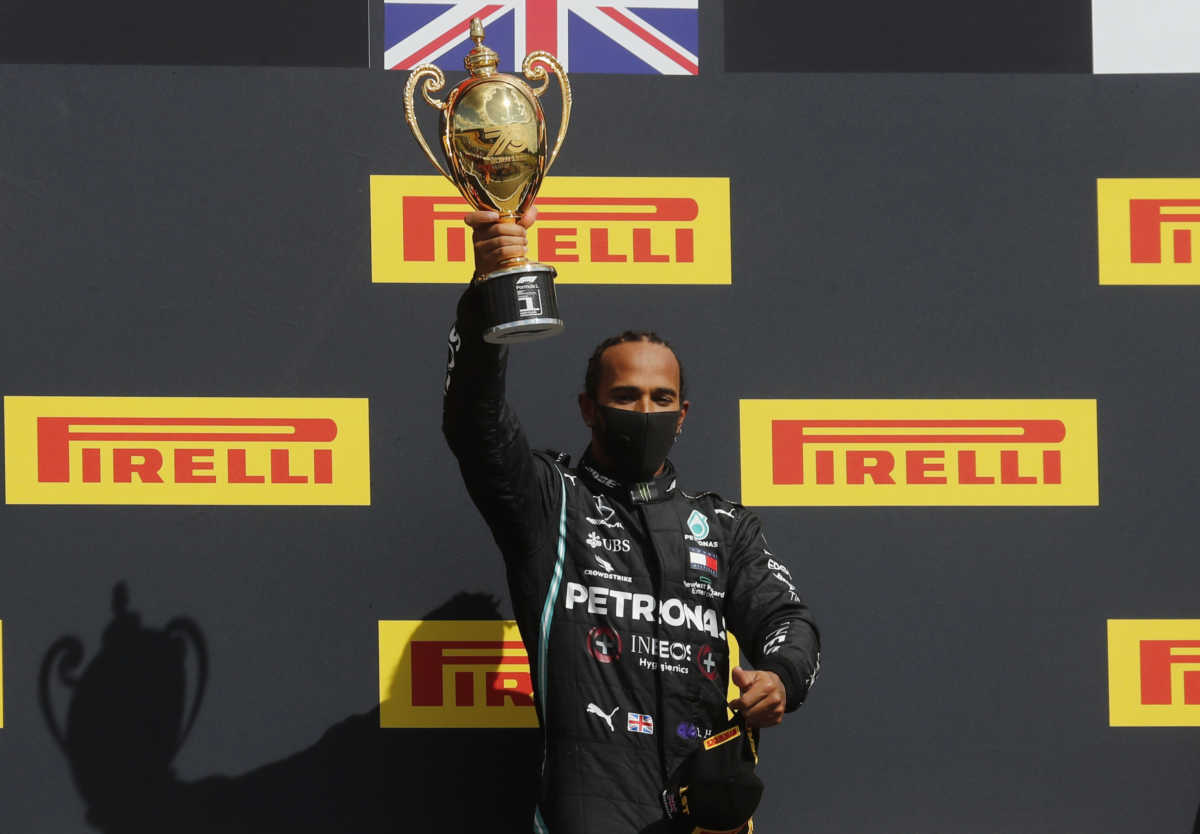 Formula 1: Ασταμάτητος ο Χάμιλτον! Επική νίκη στη Βρετανία με μία ρόδα λιγότερη (video)