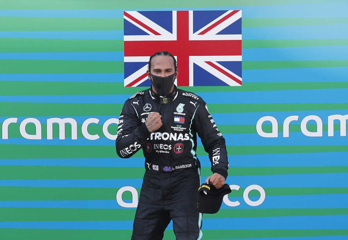 Formula 1: “Masterclass” από Χάμιλτον στη Βαρκελώνη – “Έσπασε” ρεκόρ του Σουμάχερ