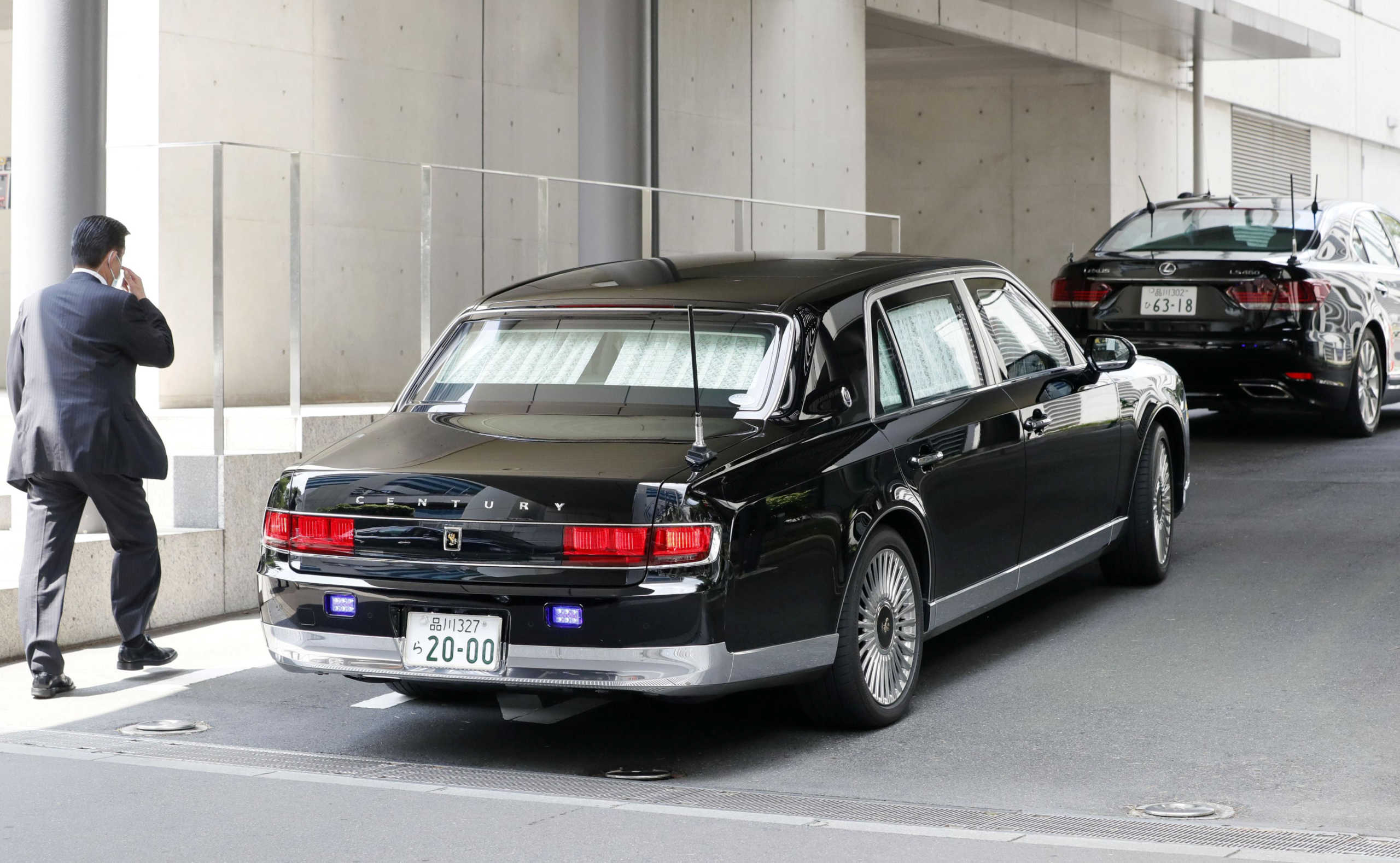 A vehicle believed to be carrying Japanese Prime Minister Shinzo Abe arrives at Keio University Hospital in Tokyo, Japan, before he checks in amid speculation about his health, in this photo taken by Kyodo, August 17, 2020. Mandatory credit Kyodo